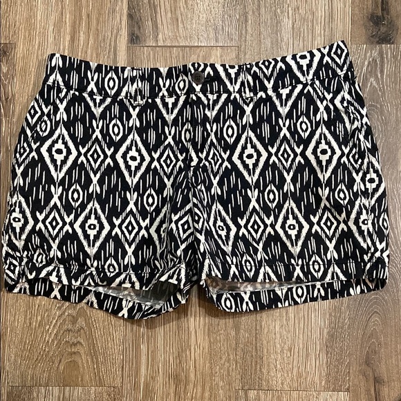 Old Navy Shorts - Picture 1 of 8